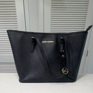Authentic Michael Kors Jet Set Travel Saffiano Leather Top-Zip Tote Bag Black